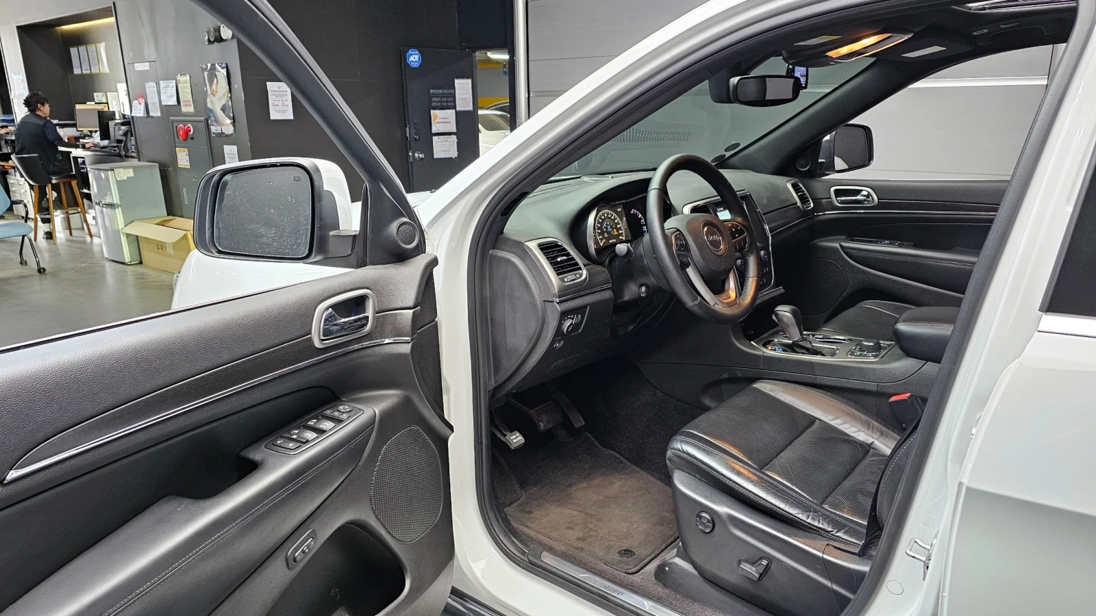 Jeep Grand cherokee Limited 3.6 Pentastar 4x4, снимка 9 - Автомобили и джипове - 55481782