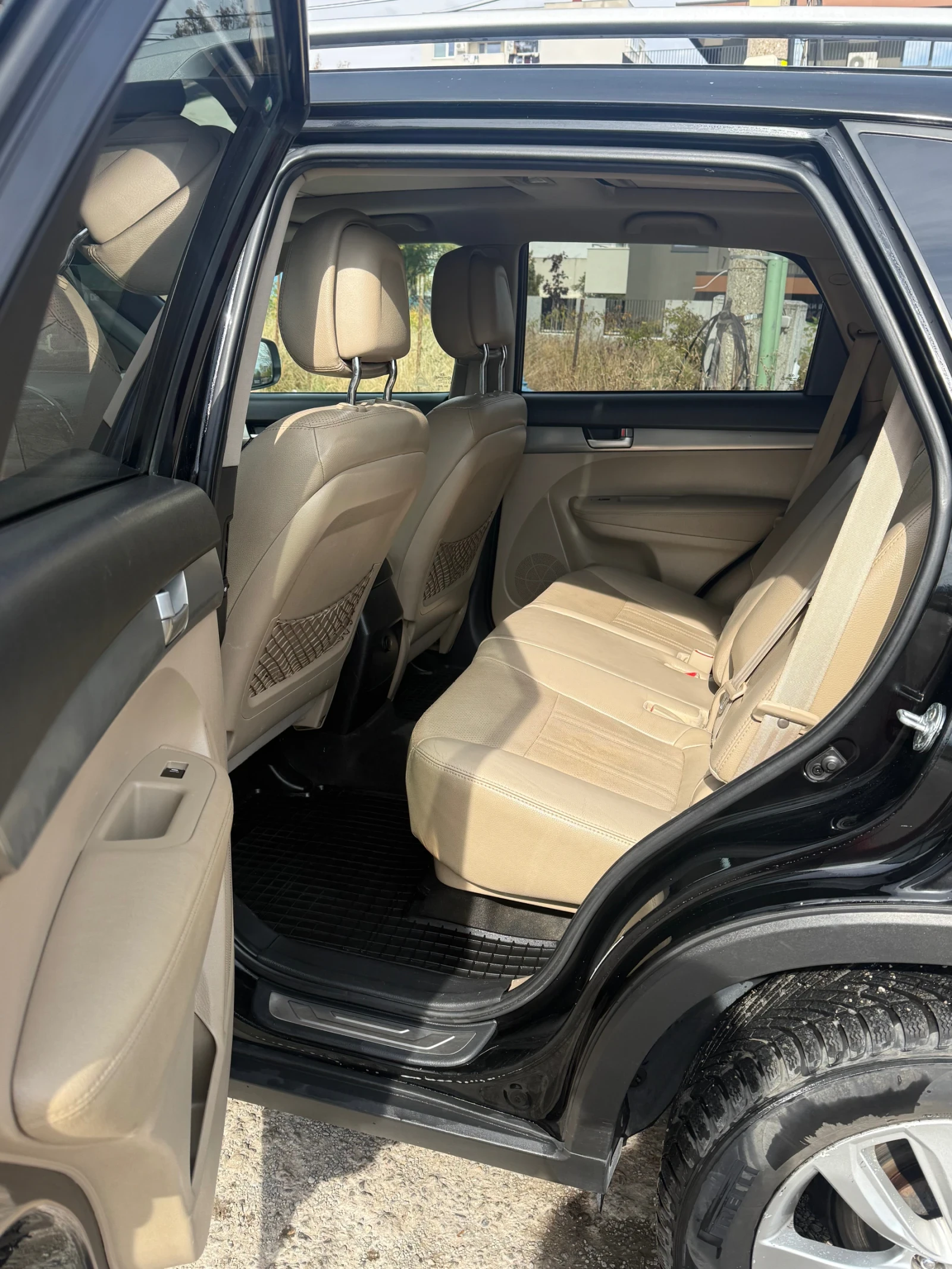 Kia Sorento, снимка 13 - Автомобили и джипове - 56524756