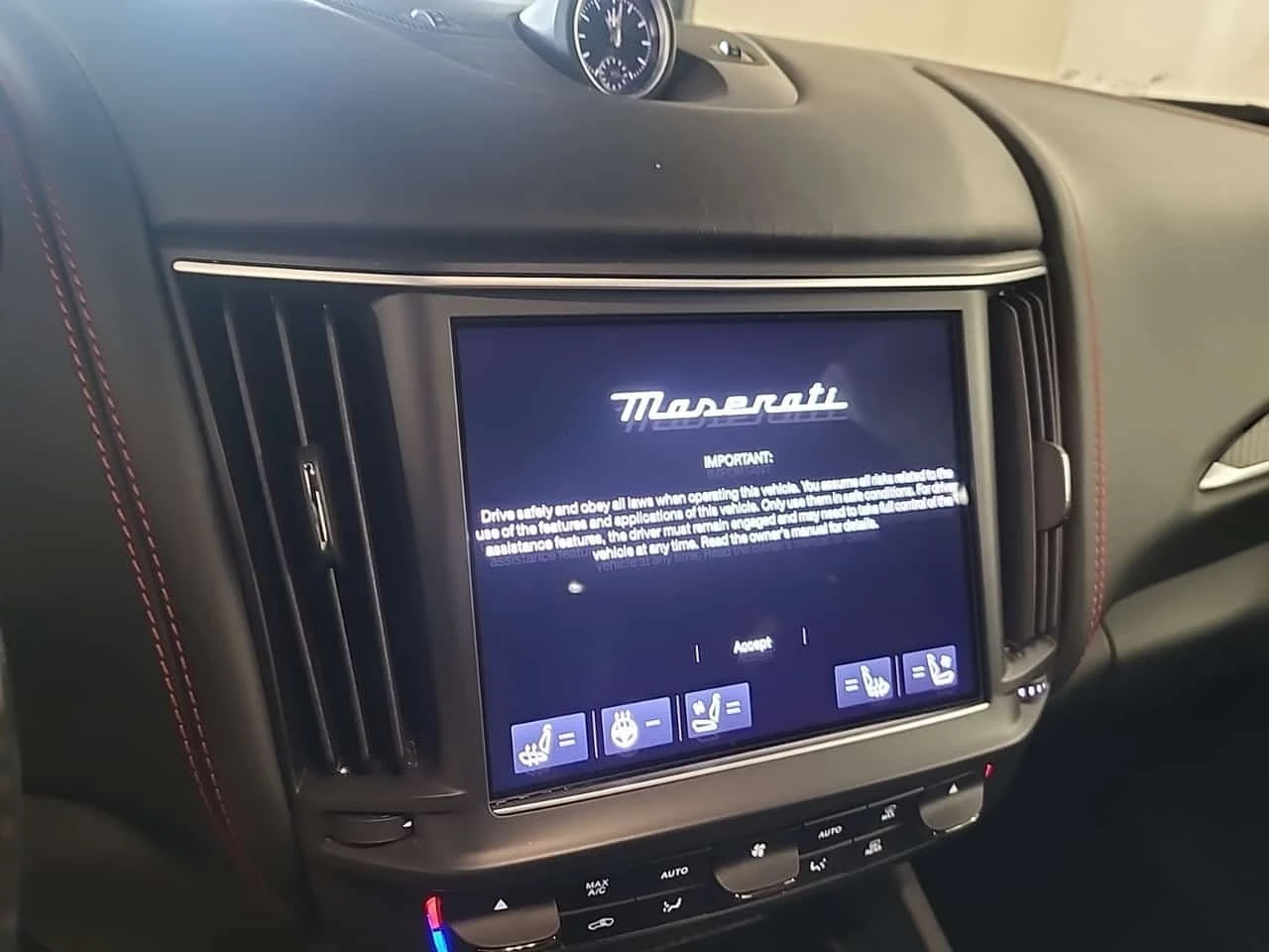 Maserati Levante * MODENA S * CARFAX * , снимка 12 - Автомобили и джипове - 56705712