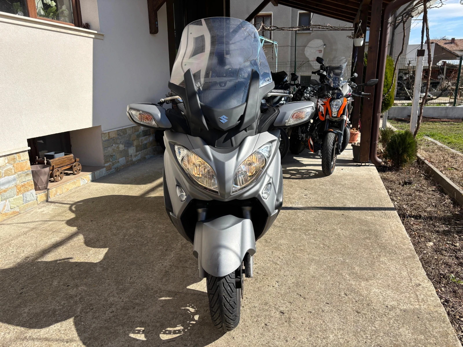 Suzuki Burgman 650i ABS Led - изображение 8