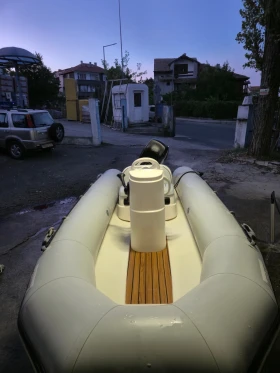 Надуваема лодка Valiant D380, снимка 6