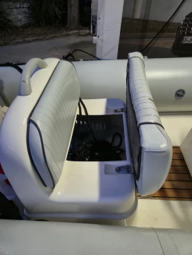 Надуваема лодка Valiant D380, снимка 12