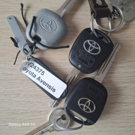 Toyota Avensis | Mobile.bg    13