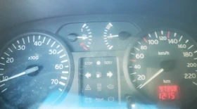 Renault Clio - 1550 € / 3031.54 лв. - 40925447 3