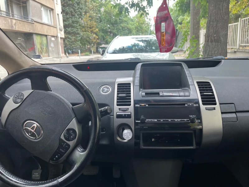 Toyota Prius, снимка 11 - Автомобили и джипове - 46982989