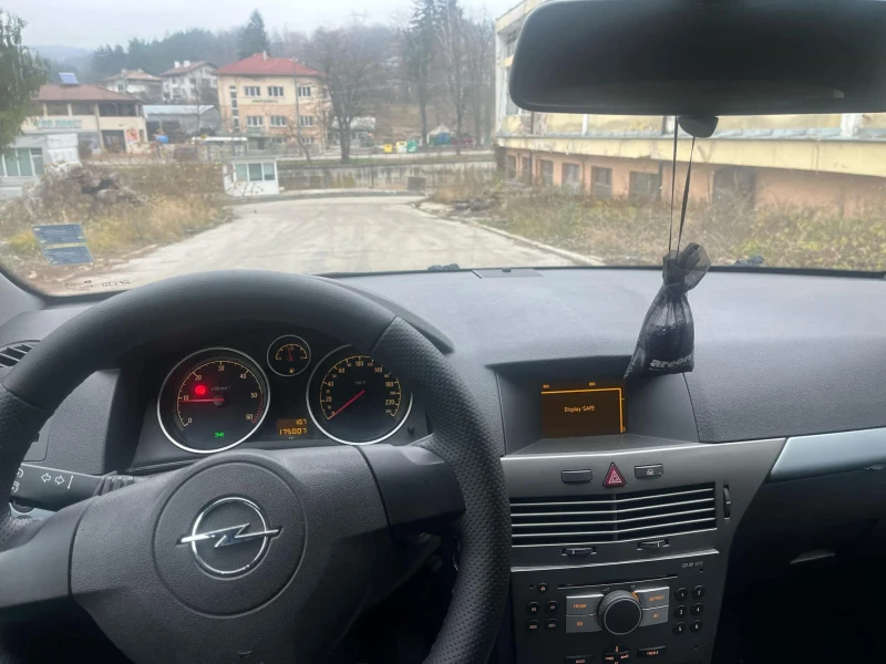 Opel Astra 1.9 CDTI GTC 120k, снимка 8 - Автомобили и джипове - 48156516