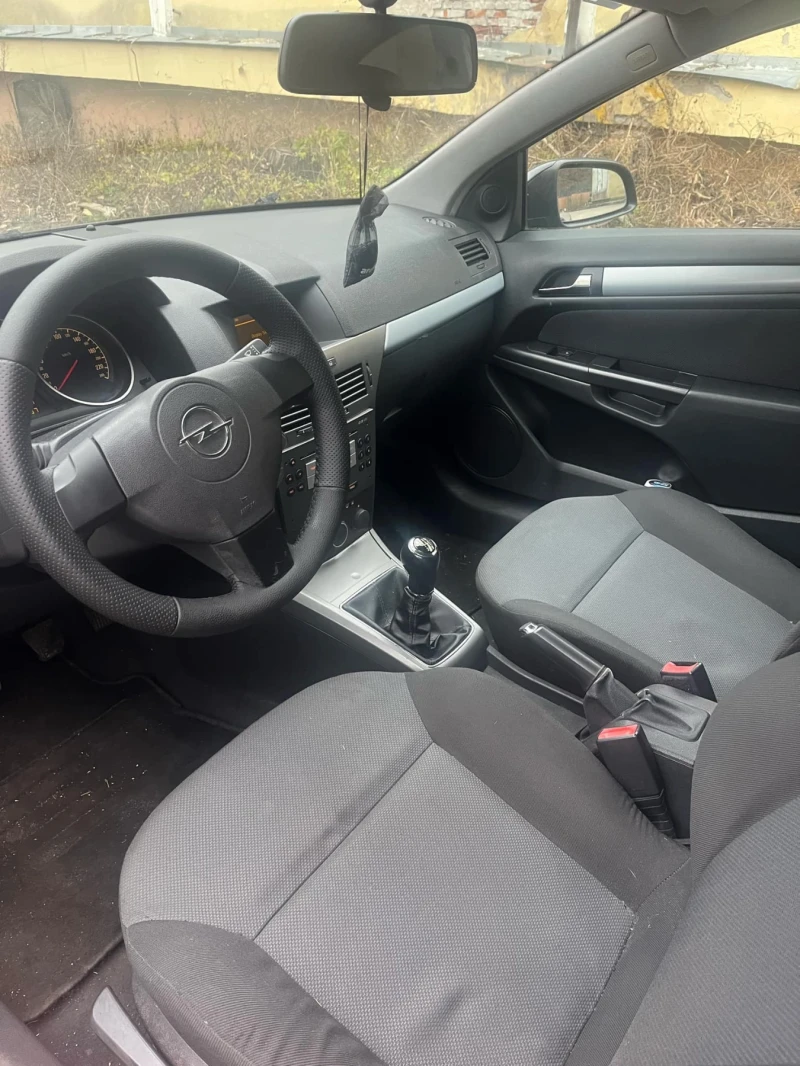 Opel Astra 1.9 CDTI GTC 120k, снимка 7 - Автомобили и джипове - 48156516