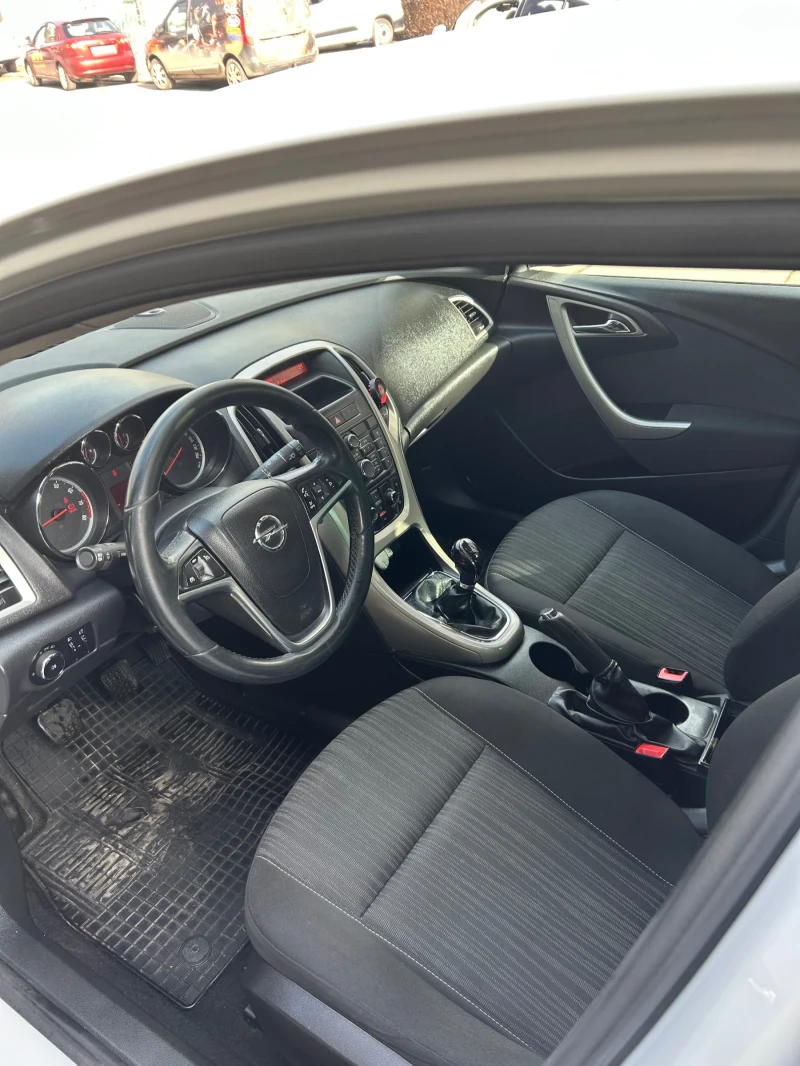 Opel Astra 1.4i Gaz, снимка 9 - Автомобили и джипове - 48835362