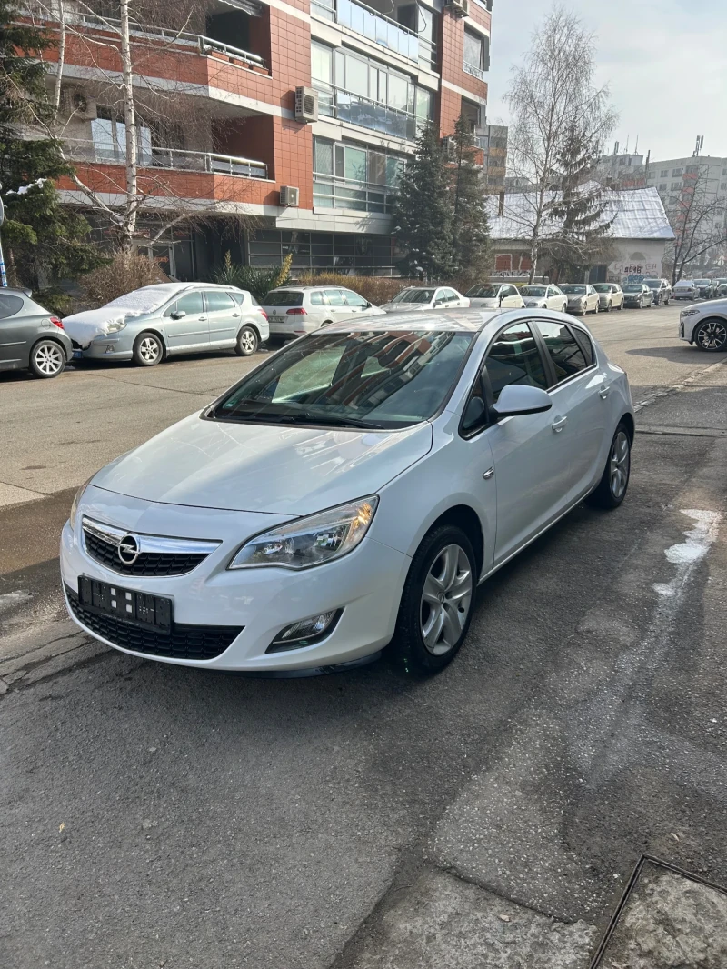 Opel Astra 1.4i Gaz, снимка 1 - Автомобили и джипове - 48835362