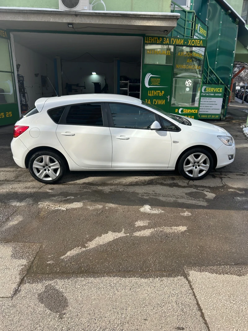 Opel Astra 1.4i Gaz, снимка 4 - Автомобили и джипове - 48835362