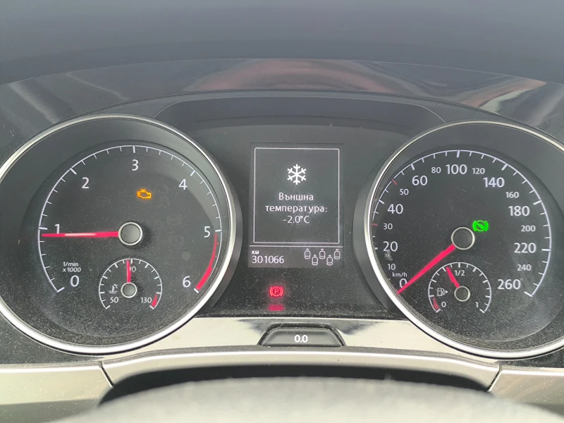 VW Touran 2.0tdi ПРОМО, снимка 12 - Автомобили и джипове - 53076308