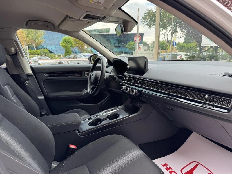 Honda Civic 2.0 i-MMD Elegance, снимка 12 - Автомобили и джипове - 51847830