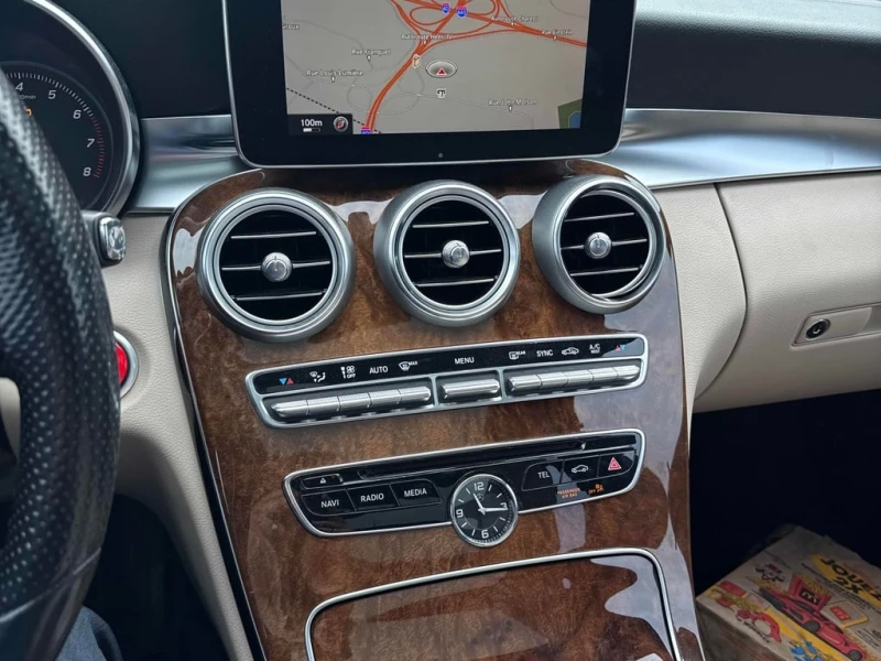 Mercedes-Benz C 400 * CARFAX * , снимка 8 - Автомобили и джипове - 52735764