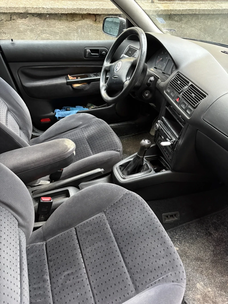 VW Golf 1.9 TDI 110 к.с., снимка 4 - Автомобили и джипове - 53212728