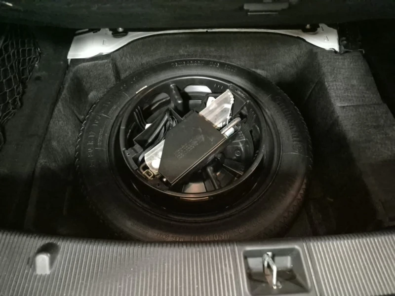 Mercedes-Benz E 350 * CARFAX * ЦЕНА ДО БГ, снимка 16 - Автомобили и джипове - 53341057