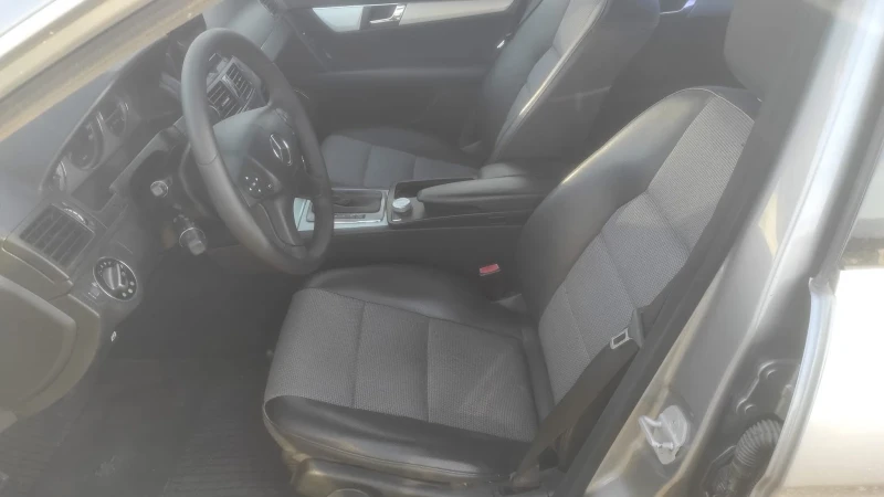 Mercedes-Benz C 220, снимка 5 - Автомобили и джипове - 53454123