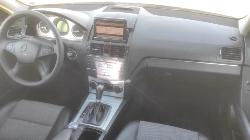 Mercedes-Benz C 220, снимка 9 - Автомобили и джипове - 53454123