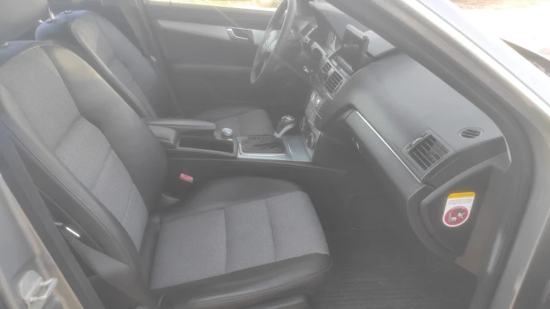 Mercedes-Benz C 220, снимка 8 - Автомобили и джипове - 53454123
