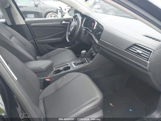 VW Jetta, снимка 8 - Автомобили и джипове - 48332792