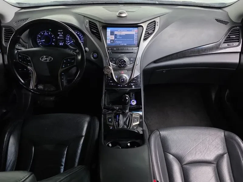 Hyundai Grandeur 2.4, снимка 7 - Автомобили и джипове - 54626067
