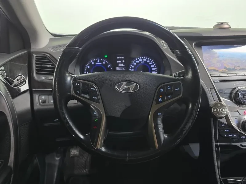 Hyundai Grandeur 2.4, снимка 13 - Автомобили и джипове - 54626067