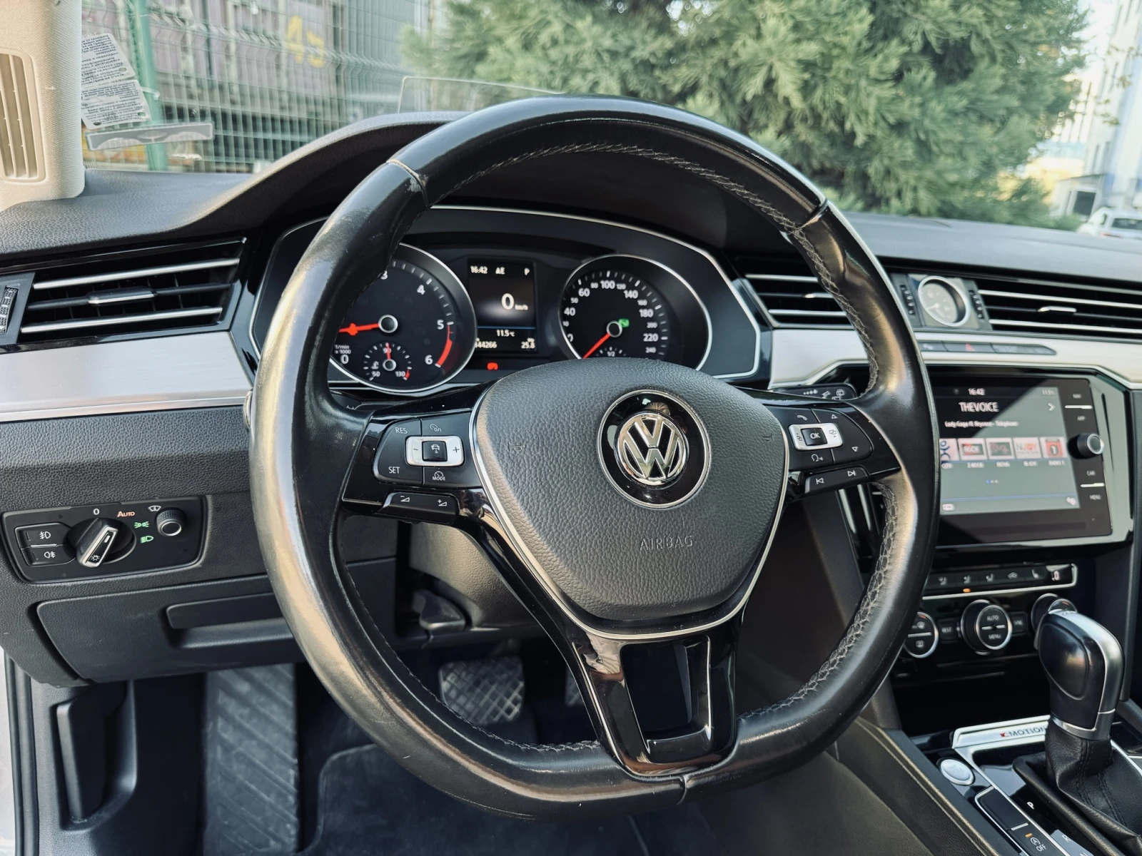 VW Passat 2.0 TDI / 4Motion / DSG / Highline - изображение 7