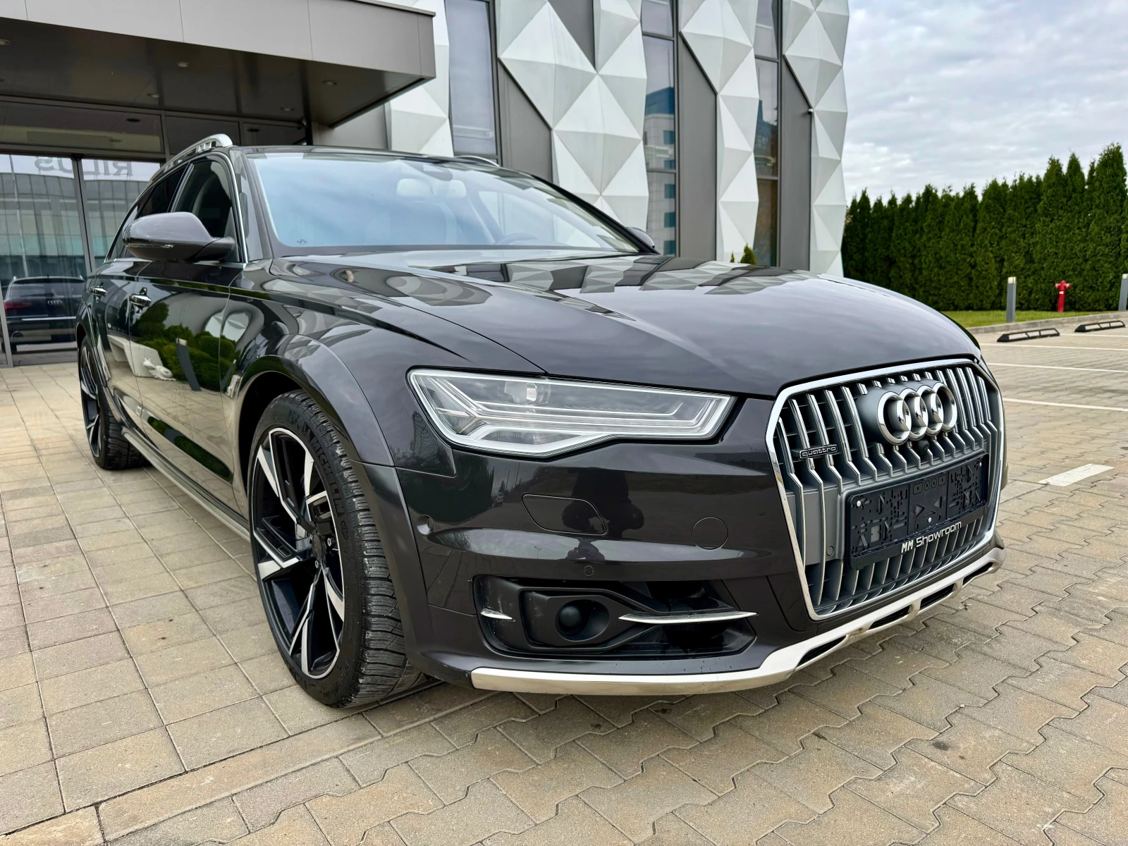 Audi A6 Allroad 3.0BI-TURBO-360КАМЕРИ-ОБДУХВАНЕ-DISTRONIC-LANE-ASI - изображение 3