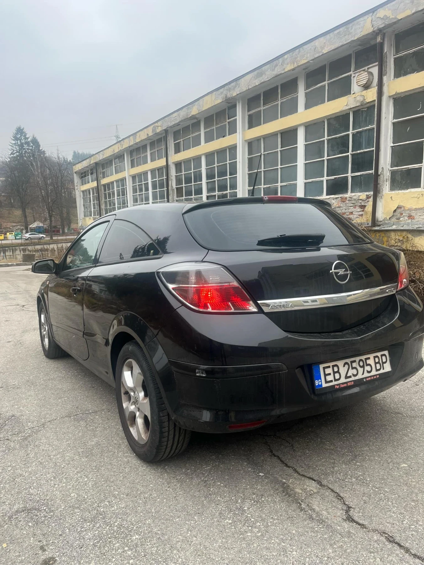 Opel Astra 1.9 CDTI GTC 120k - изображение 2