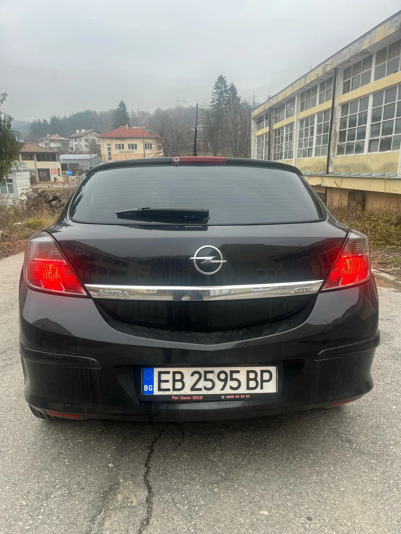 Opel Astra 1.9 CDTI GTC 120k - изображение 3