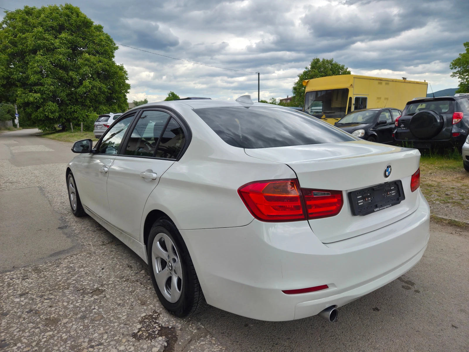 BMW 320 ED 163к.с. БЯЛА ПЕРЛА - изображение 10