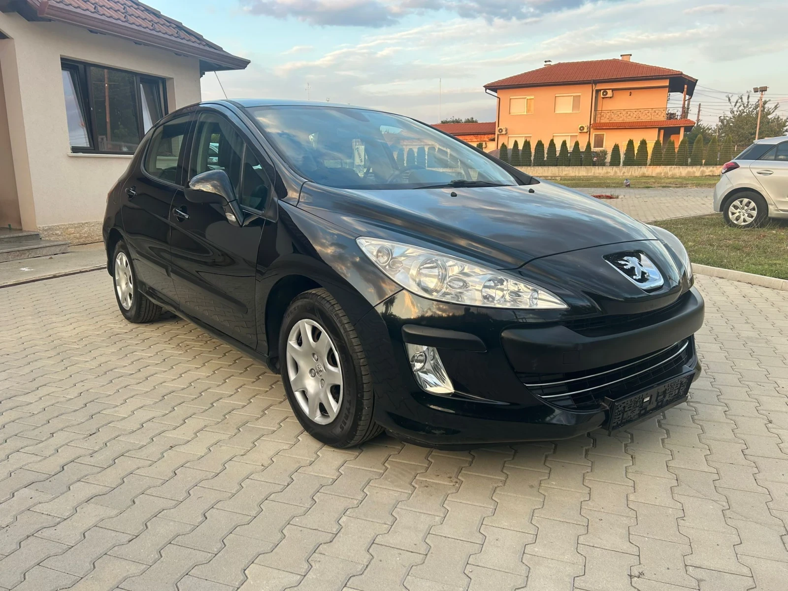 Peugeot 308 1.6 HDi 90CV 5P Premium (66 kw) - изображение 4