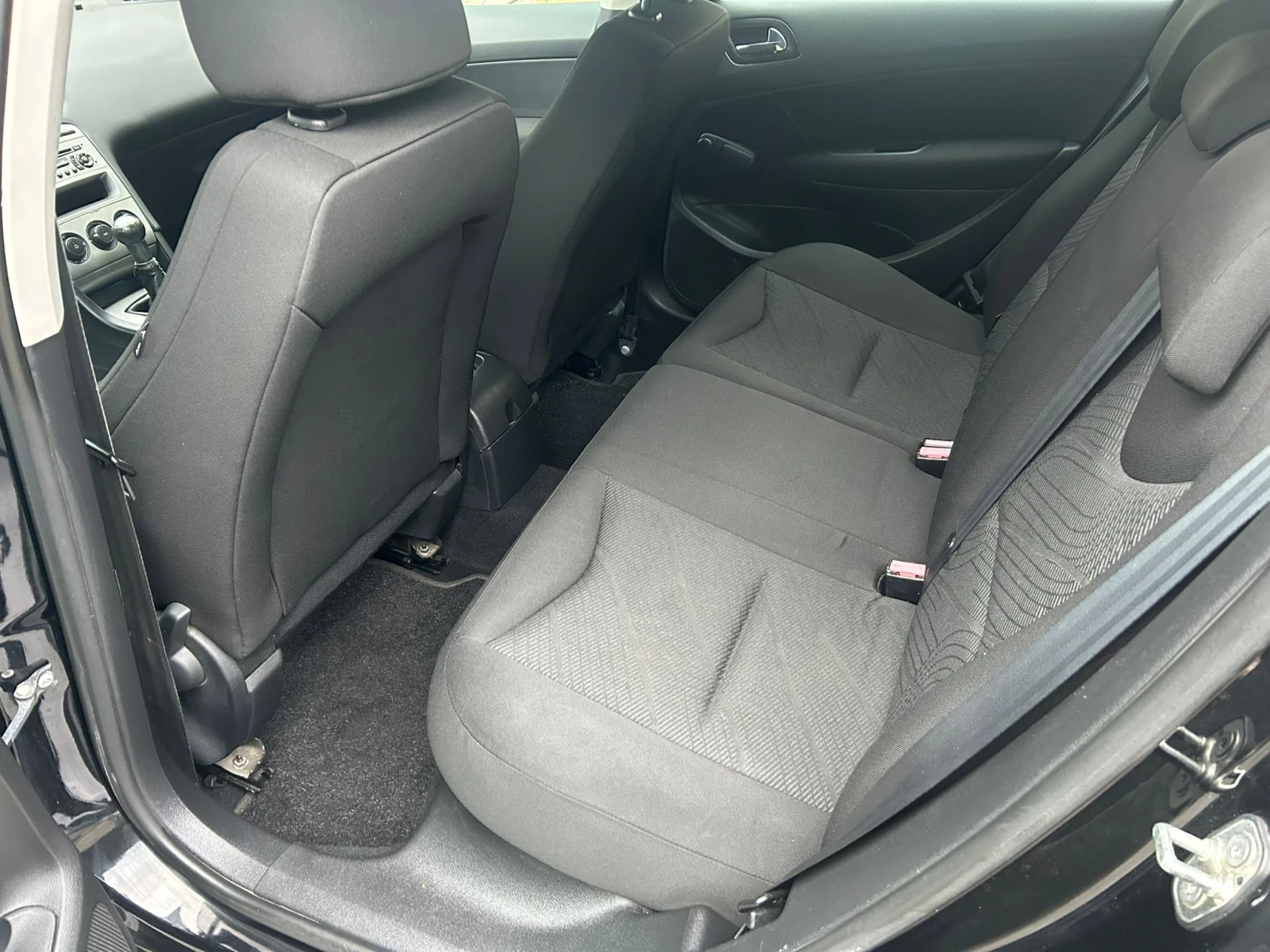 Peugeot 308 1.6 HDi 90CV 5P Premium (66 kw) - изображение 9