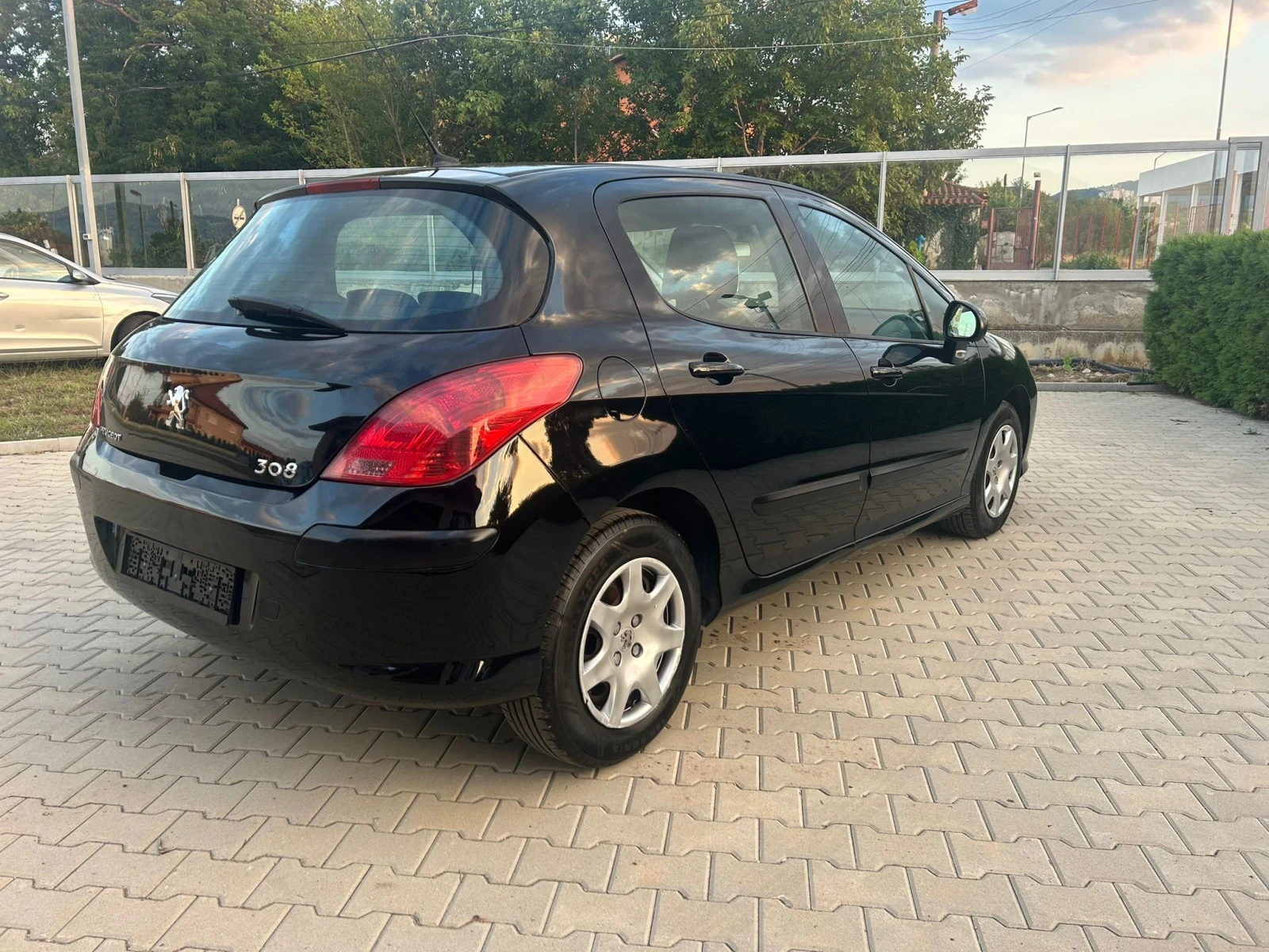 Peugeot 308 1.6 HDi 90CV 5P Premium (66 kw) - изображение 7