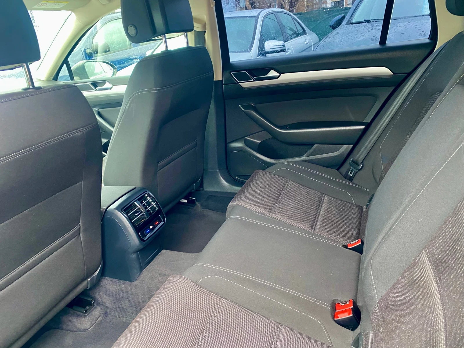 VW Passat  - изображение 7