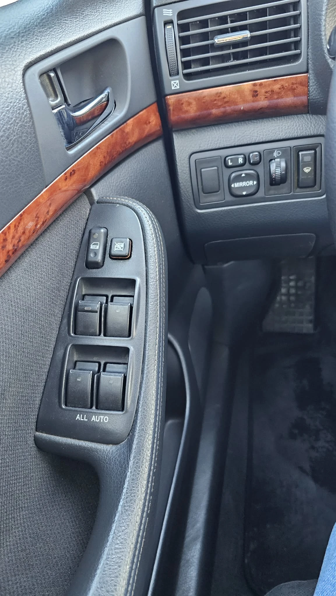 Toyota Avensis  - изображение 9