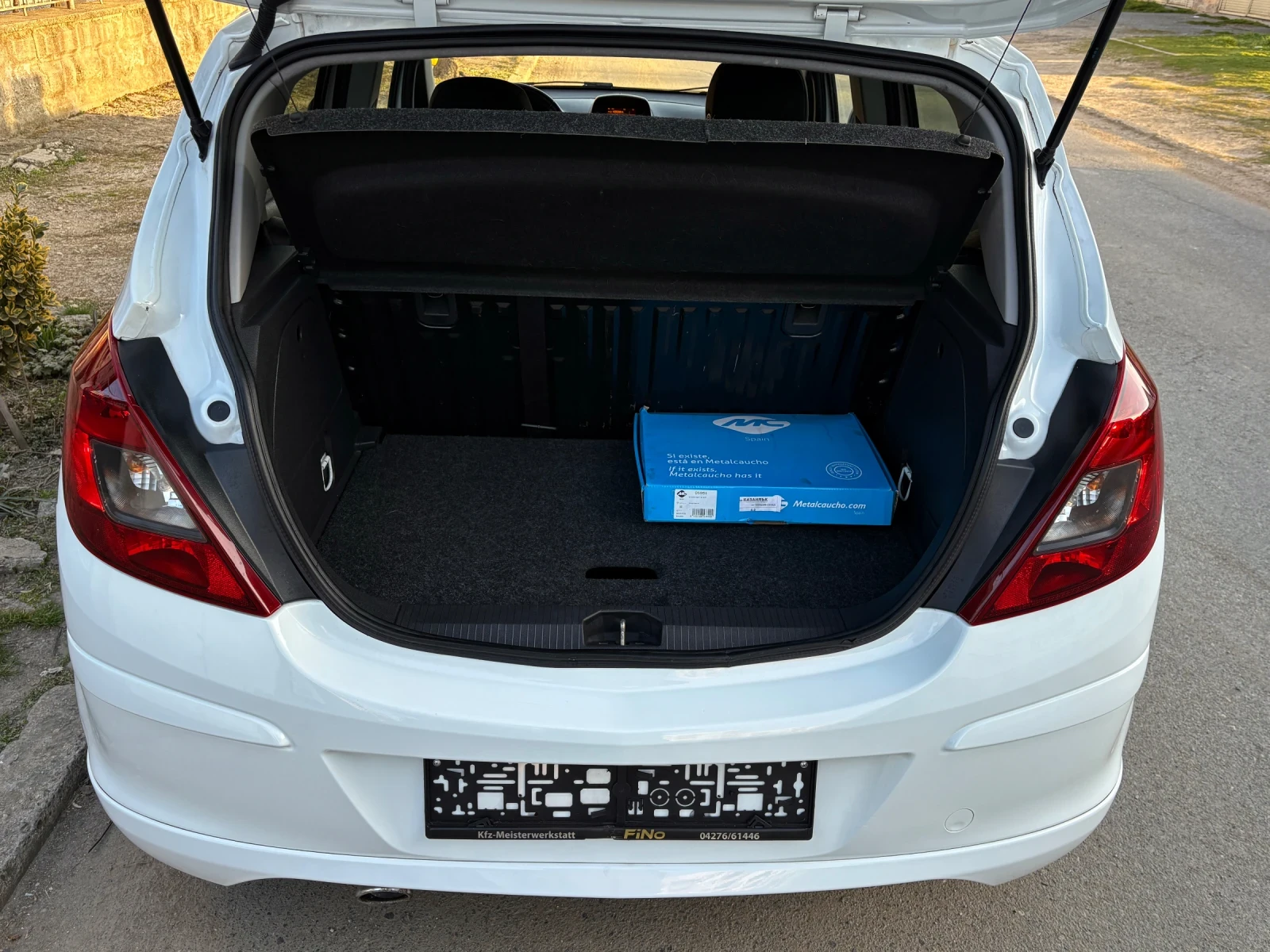 Opel Corsa 1.2i OPC-LINE Обслужена* 176 000км* , снимка 16 - Автомобили и джипове - 53802263