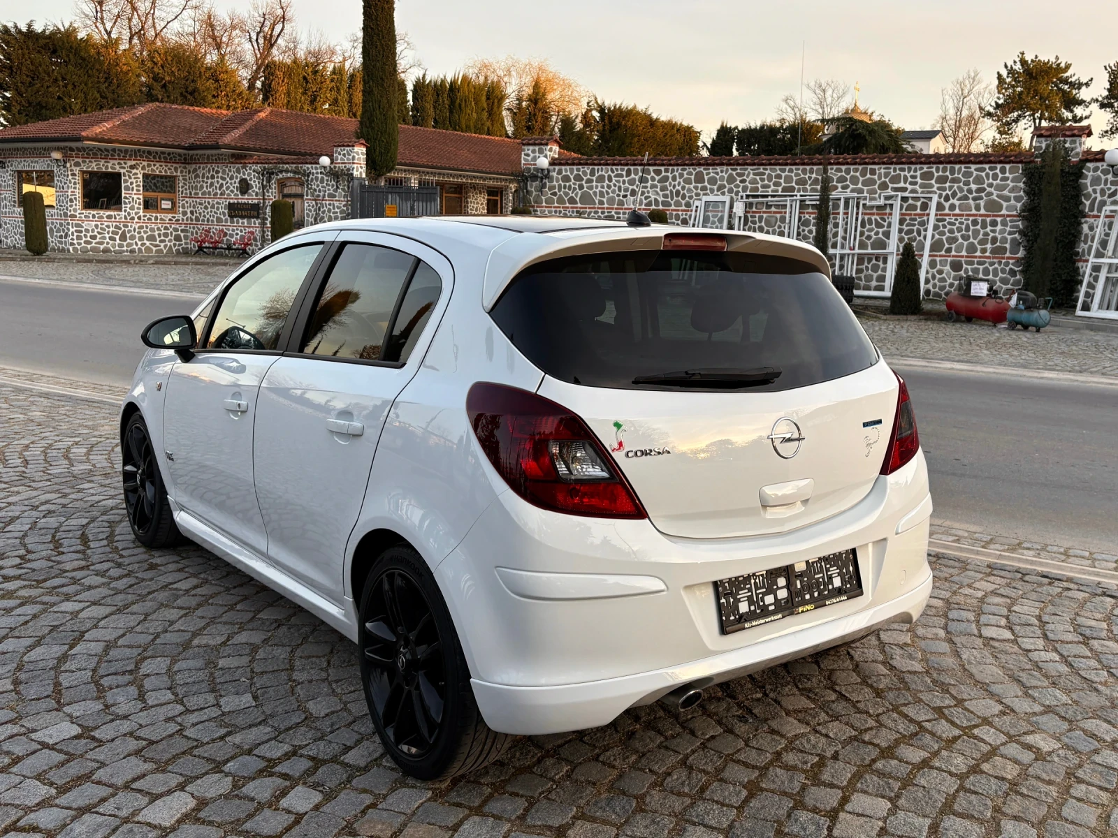 Opel Corsa 1.2i OPC-LINE Обслужена* 176 000км* , снимка 3 - Автомобили и джипове - 53802263