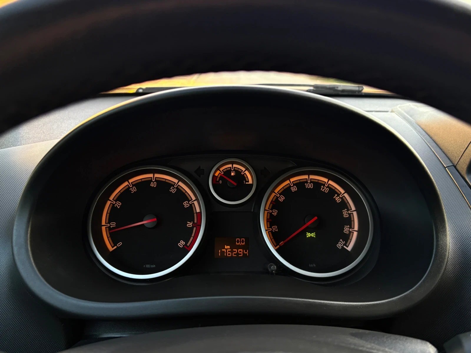 Opel Corsa 1.2i OPC-LINE Обслужена* 176 000км* , снимка 11 - Автомобили и джипове - 53802263