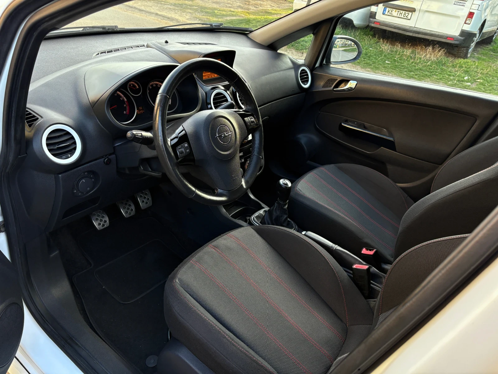 Opel Corsa 1.2i OPC-LINE Обслужена* 176 000км* , снимка 7 - Автомобили и джипове - 53802263