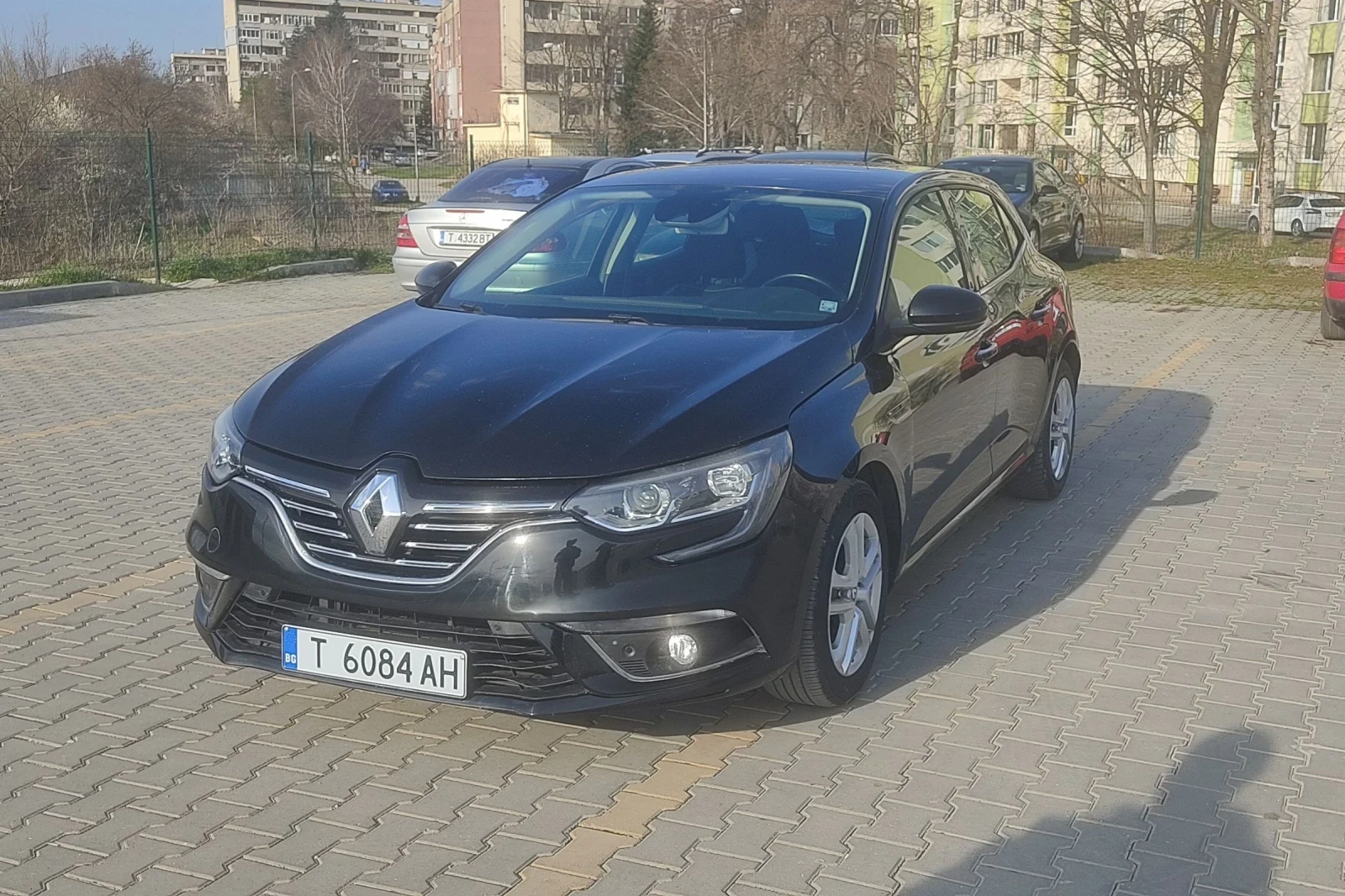 Renault Megane 1.5 dci, снимка 2 - Автомобили и джипове - 54005119