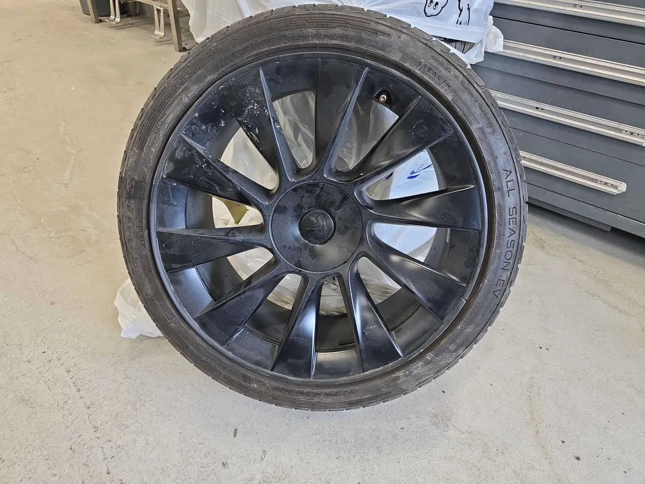 Tesla Model Y Long Range/FULL SELF DRIVING/ВТОРИ ГУМИ И ДЖАНТИ, снимка 7 - Автомобили и джипове - 54123091