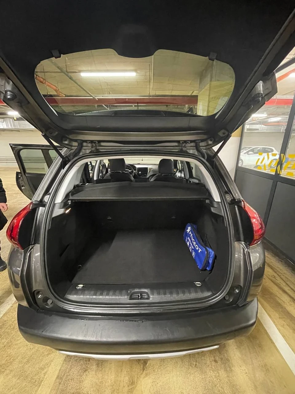 Peugeot 2008 Allure, снимка 8 - Автомобили и джипове - 54227137