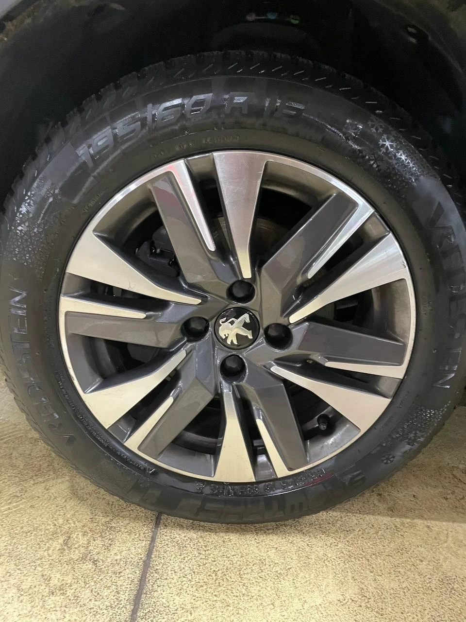 Peugeot 2008 Allure, снимка 6 - Автомобили и джипове - 54227137