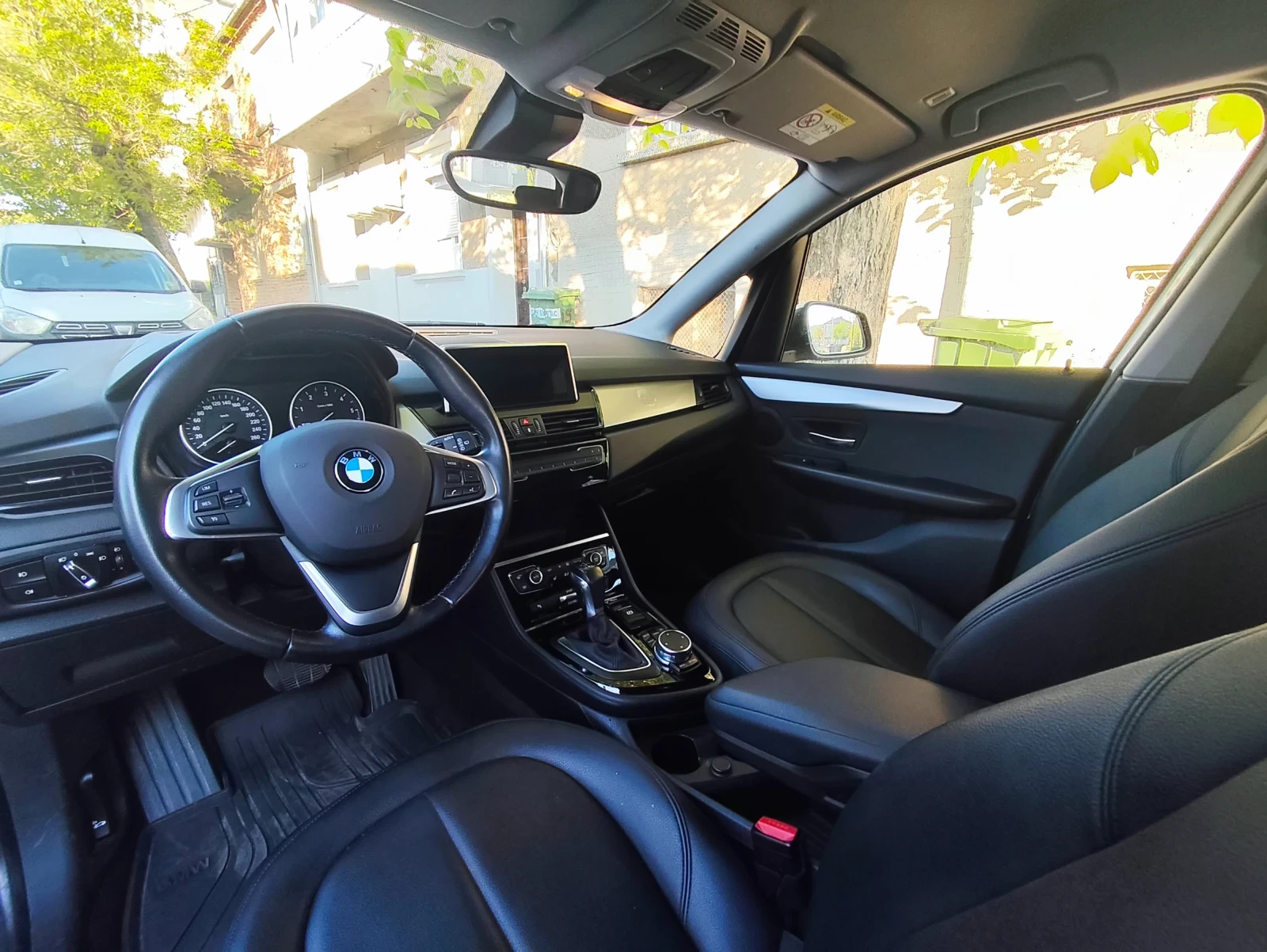 BMW 2 Active Tourer 220d xDrive, снимка 9 - Автомобили и джипове - 54512666