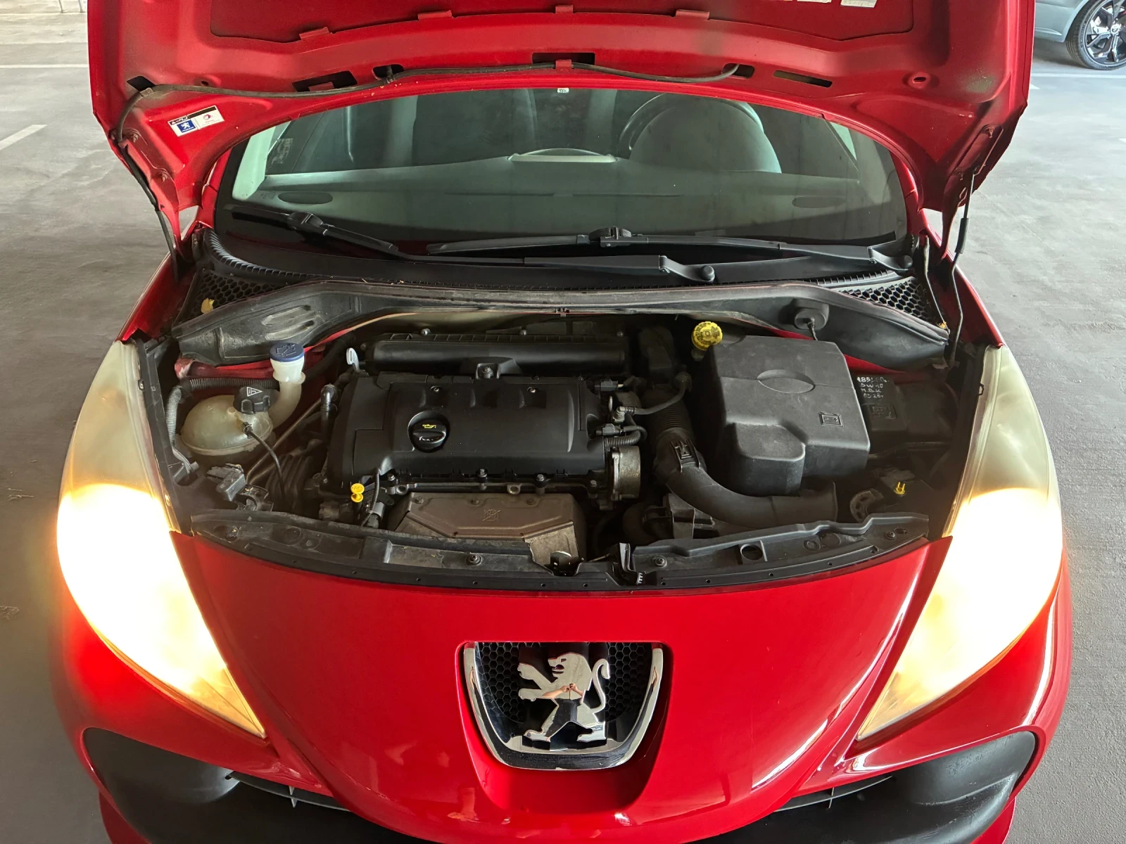 Peugeot 207 1.4i 95hp 4 ВРАТИ КЛИМАТИК РЕГИСТРИРАНА ОБСЛУЖЕНА, снимка 9 - Автомобили и джипове - 54983792