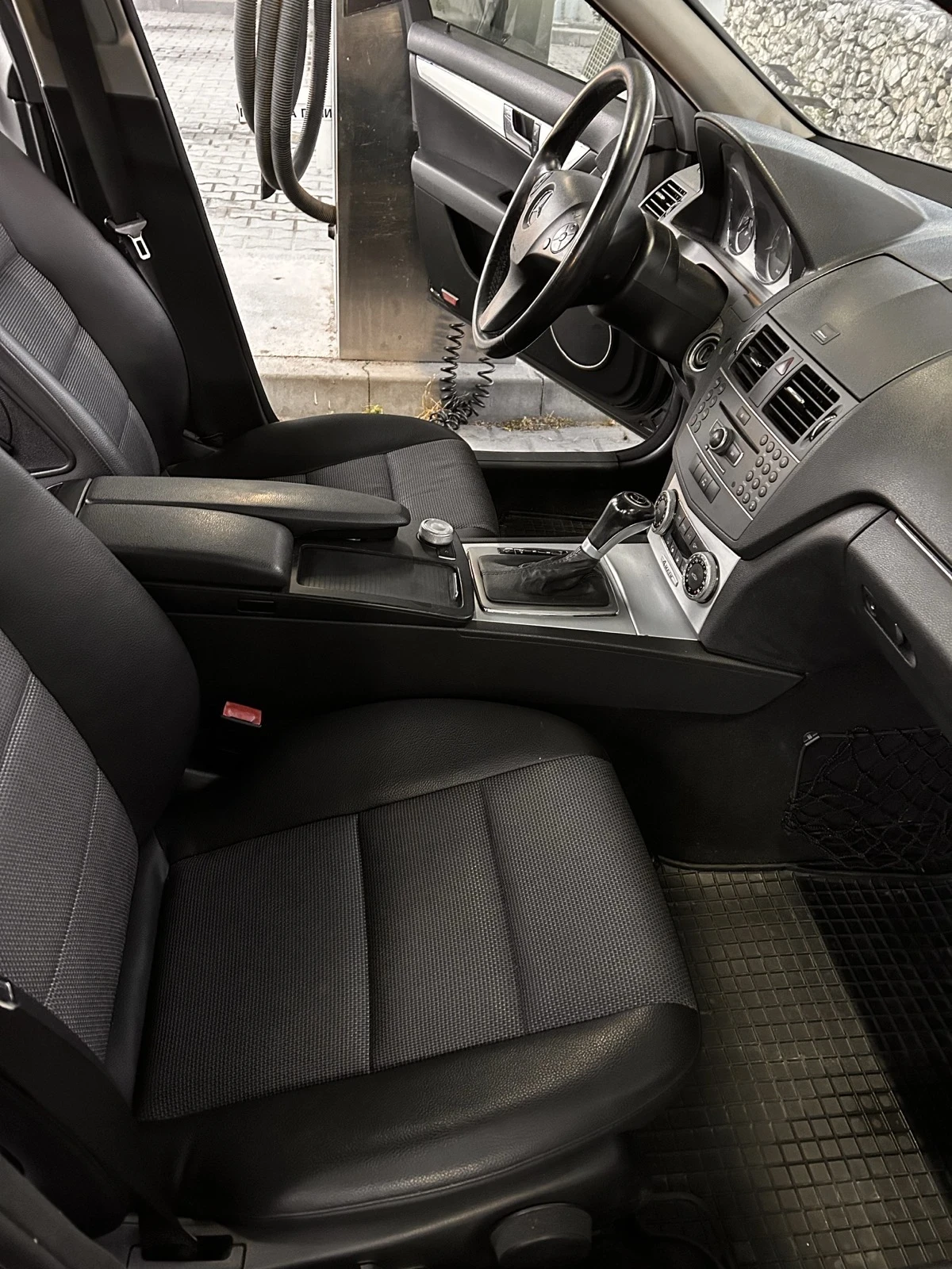 Mercedes-Benz C 250, снимка 2 - Автомобили и джипове - 54991034