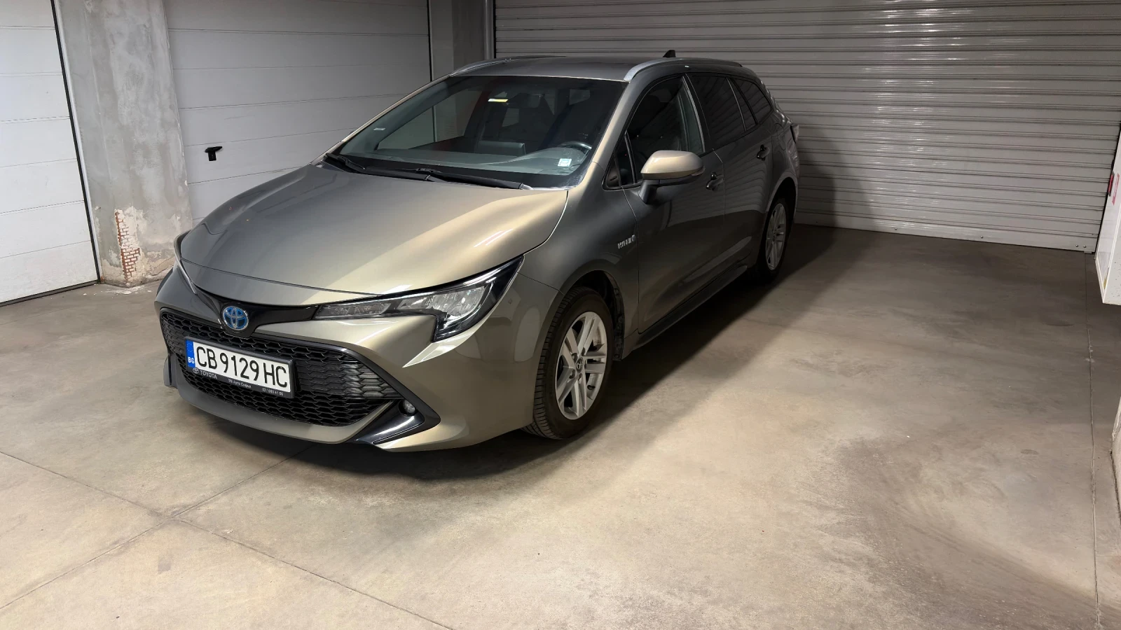 Toyota Corolla Touring Sports 1.8 Hybrid, снимка 2 - Автомобили и джипове - 55159150