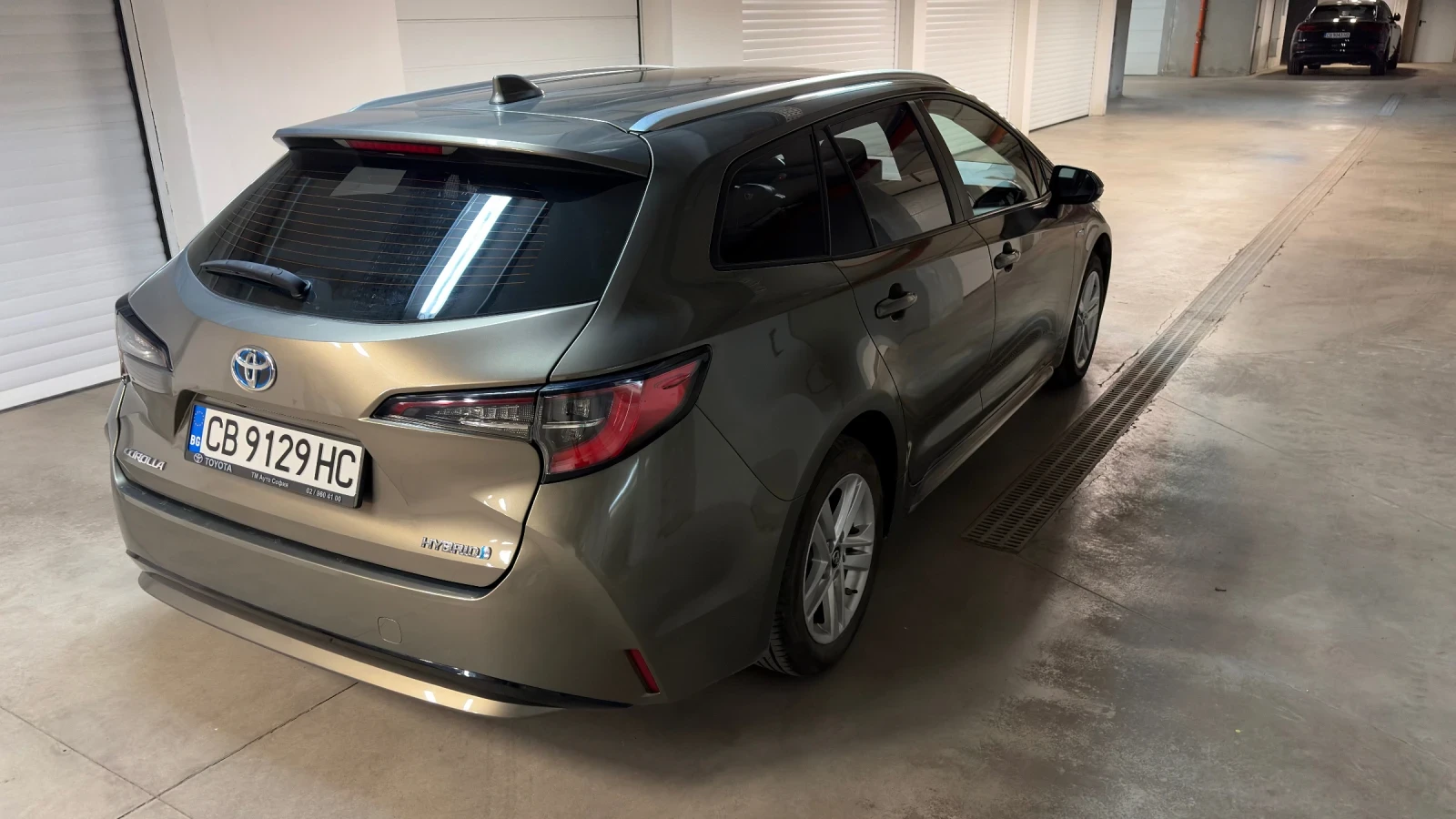 Toyota Corolla Touring Sports 1.8 Hybrid, снимка 5 - Автомобили и джипове - 55159150