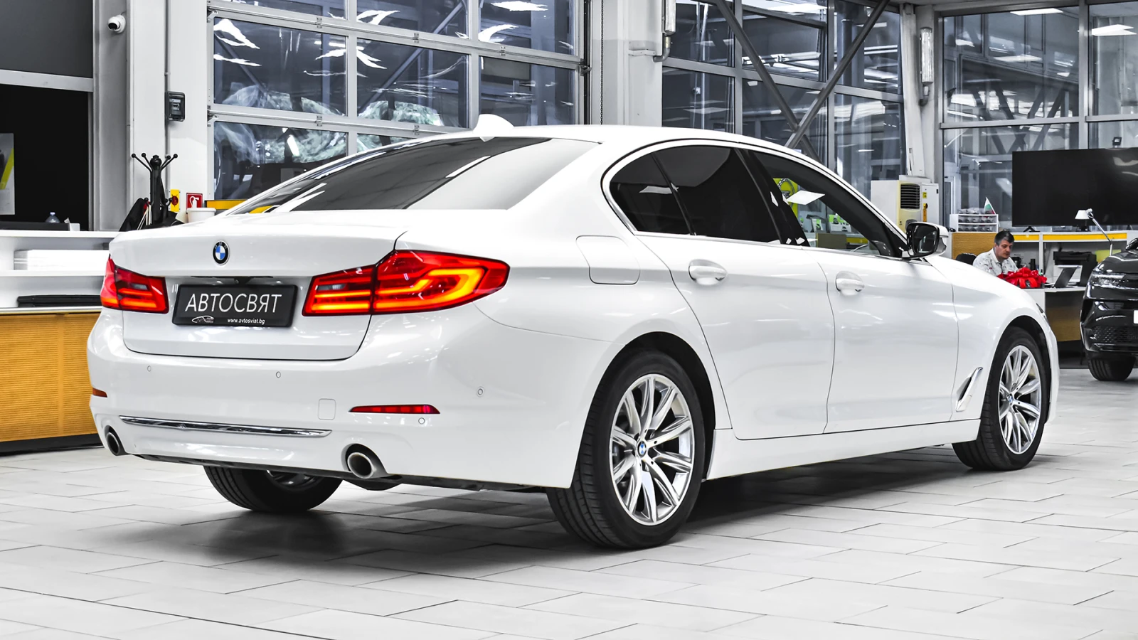 BMW 530 d xDrive Luxury Line Steptronic, снимка 6 - Автомобили и джипове - 55234552