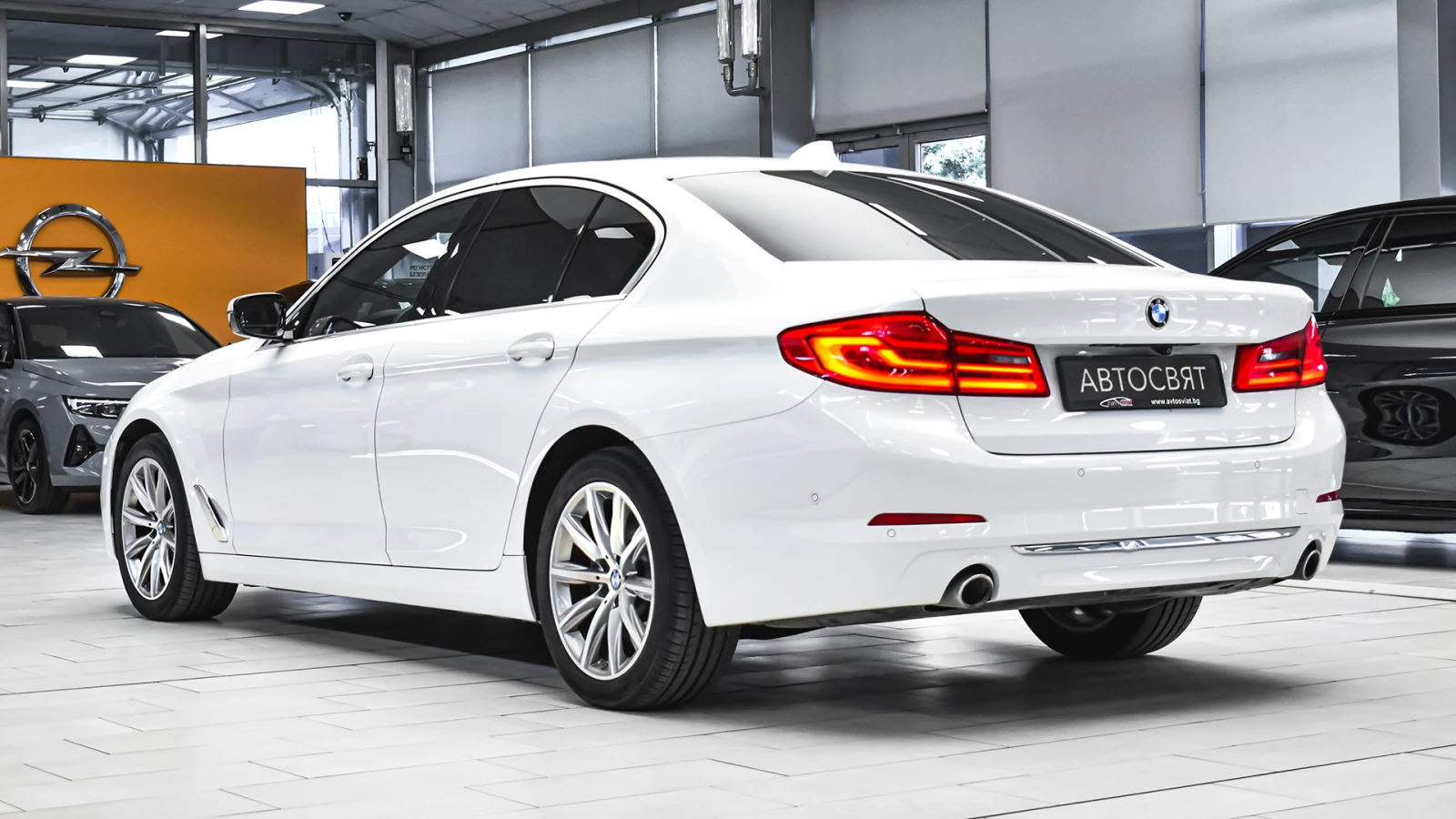 BMW 530 d xDrive Luxury Line Steptronic, снимка 7 - Автомобили и джипове - 55234552